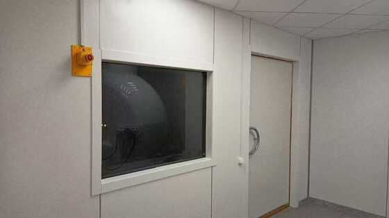 Cửa sổ MRI được che chắn bằng kính RF đôi với Kính cường lực 5mm rỗng 8mm cho -40°C đến +85°C
