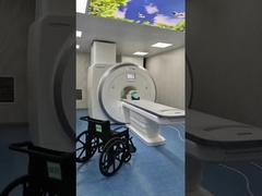Xe lăn gấp y tế trong phòng bác sĩ Mri Ct